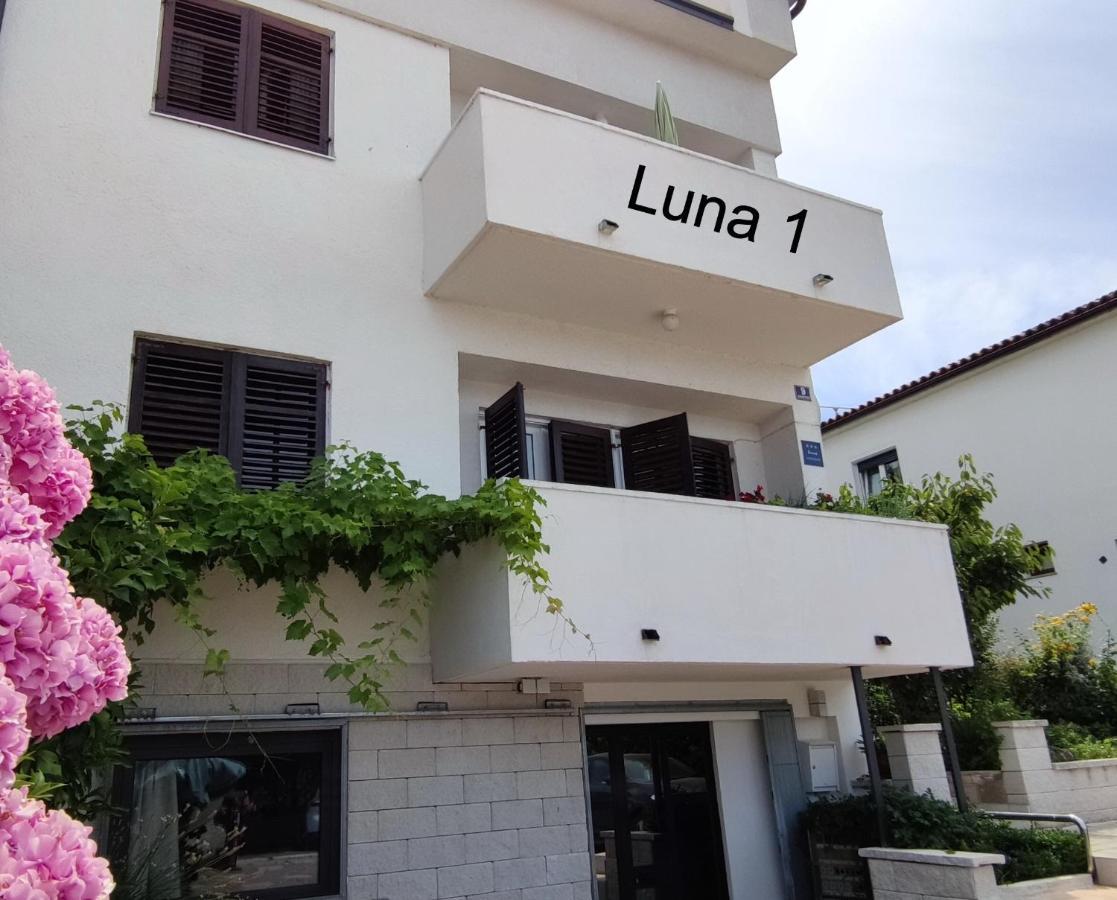 Luna 1 Porec Bagian luar foto